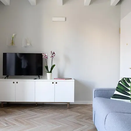 Homethirtyfour * Verona